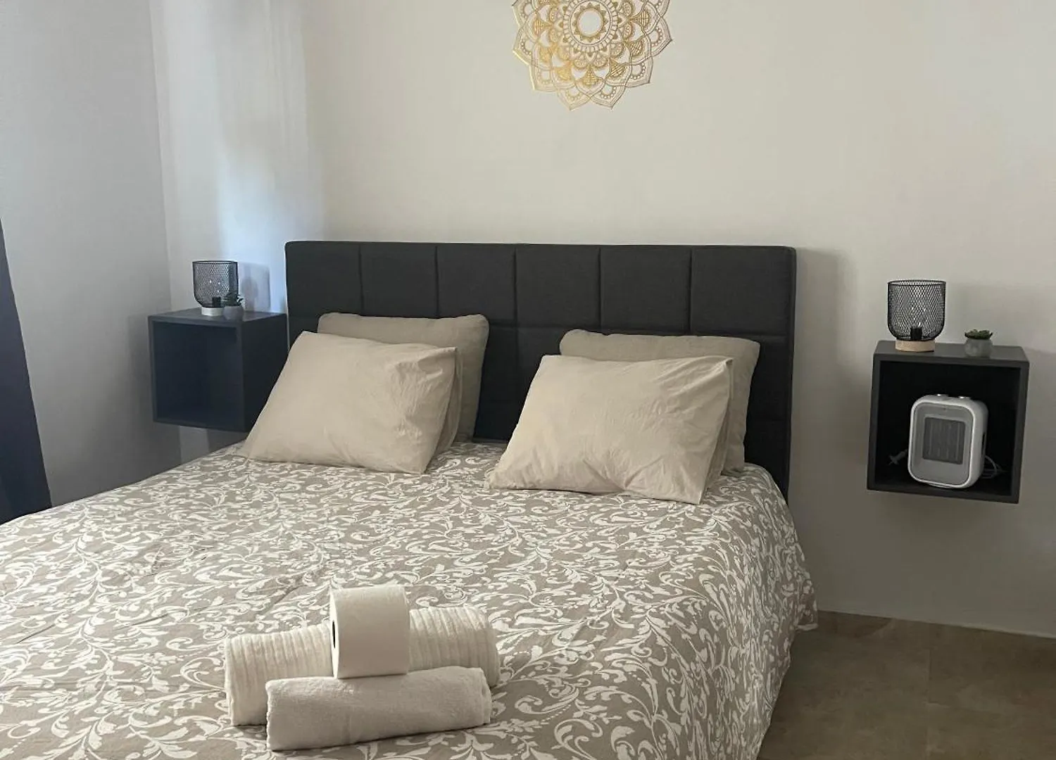 منزل للإقامة Galaksi-Habitacion Doble Privada En Casa Compartida-Uebica2 مايرينا ديل ألخارفي إسبانيا