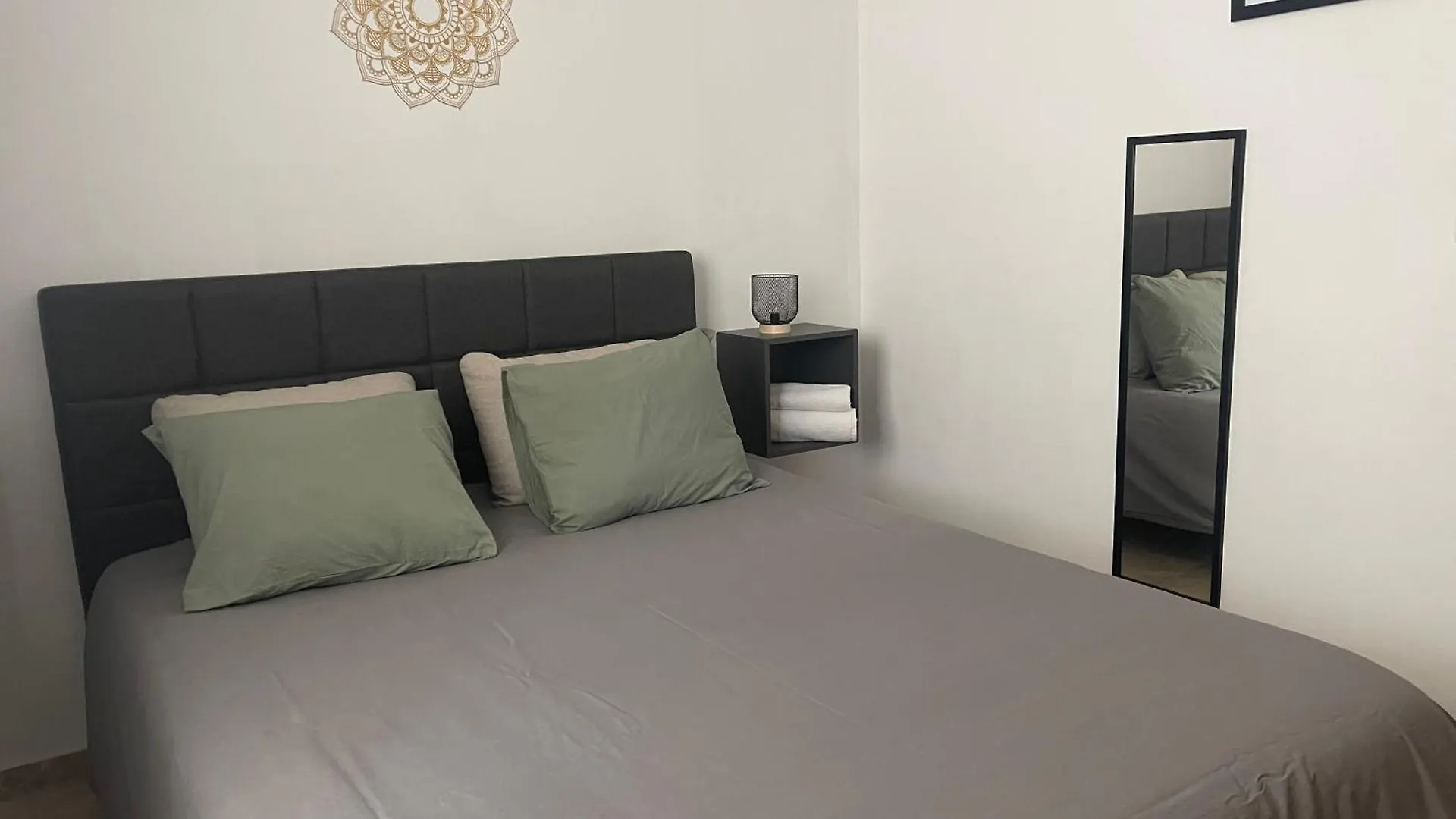 Galaksi-Habitacion Doble Privada En Casa Compartida-Uebica2 Mairena del Aljarafe 0*,  Spain