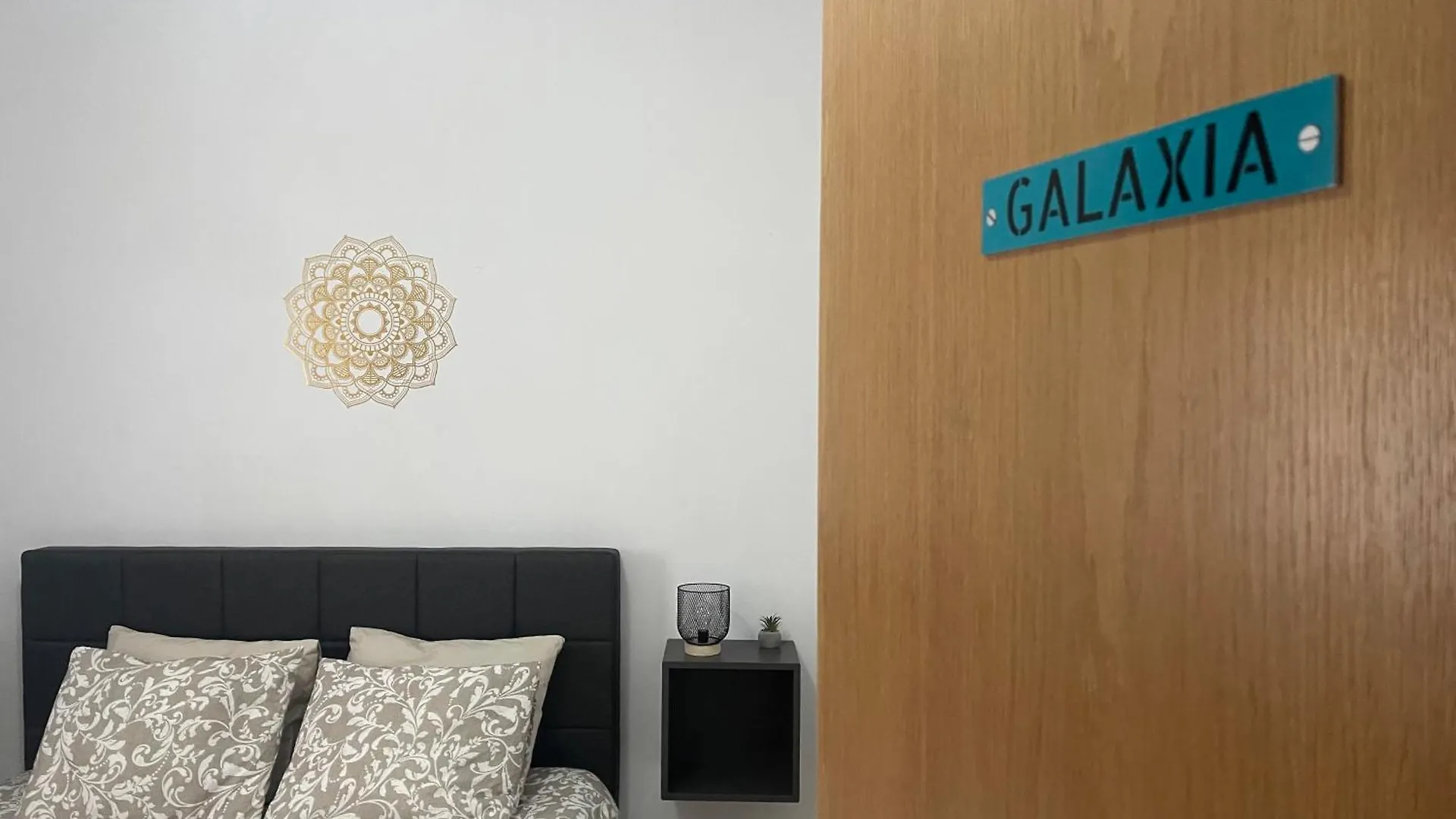 Galaksi-Habitacion Doble Privada En Casa Compartida-Uebica2 Mairena del Aljarafe