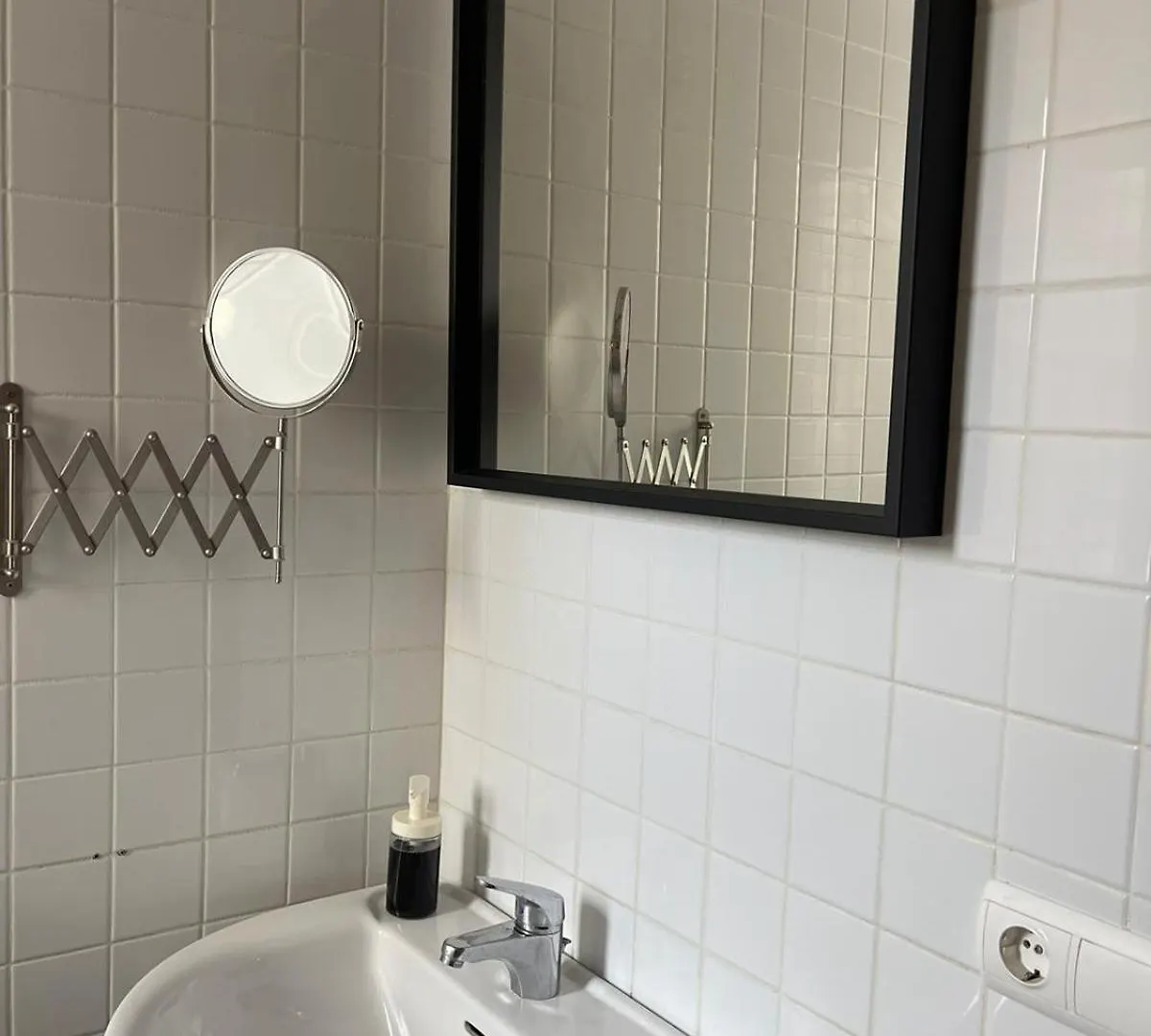 Galaksi-Habitacion Doble Privada En Casa Compartida-Uebica2 Mairena del Aljarafe Homestay