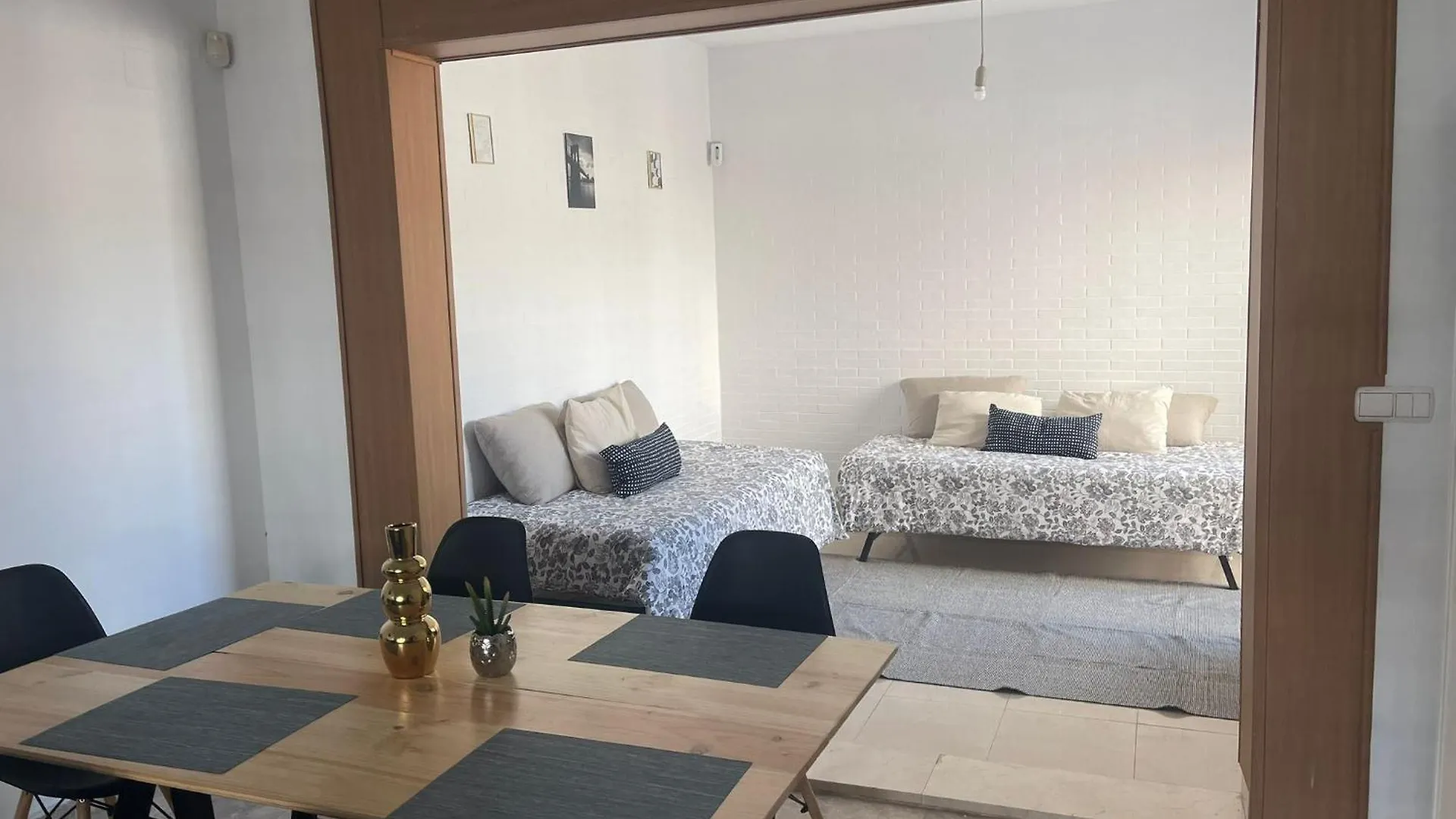 Homestay Galaksi-Habitacion Doble Privada En Casa Compartida-Uebica2 Mairena del Aljarafe