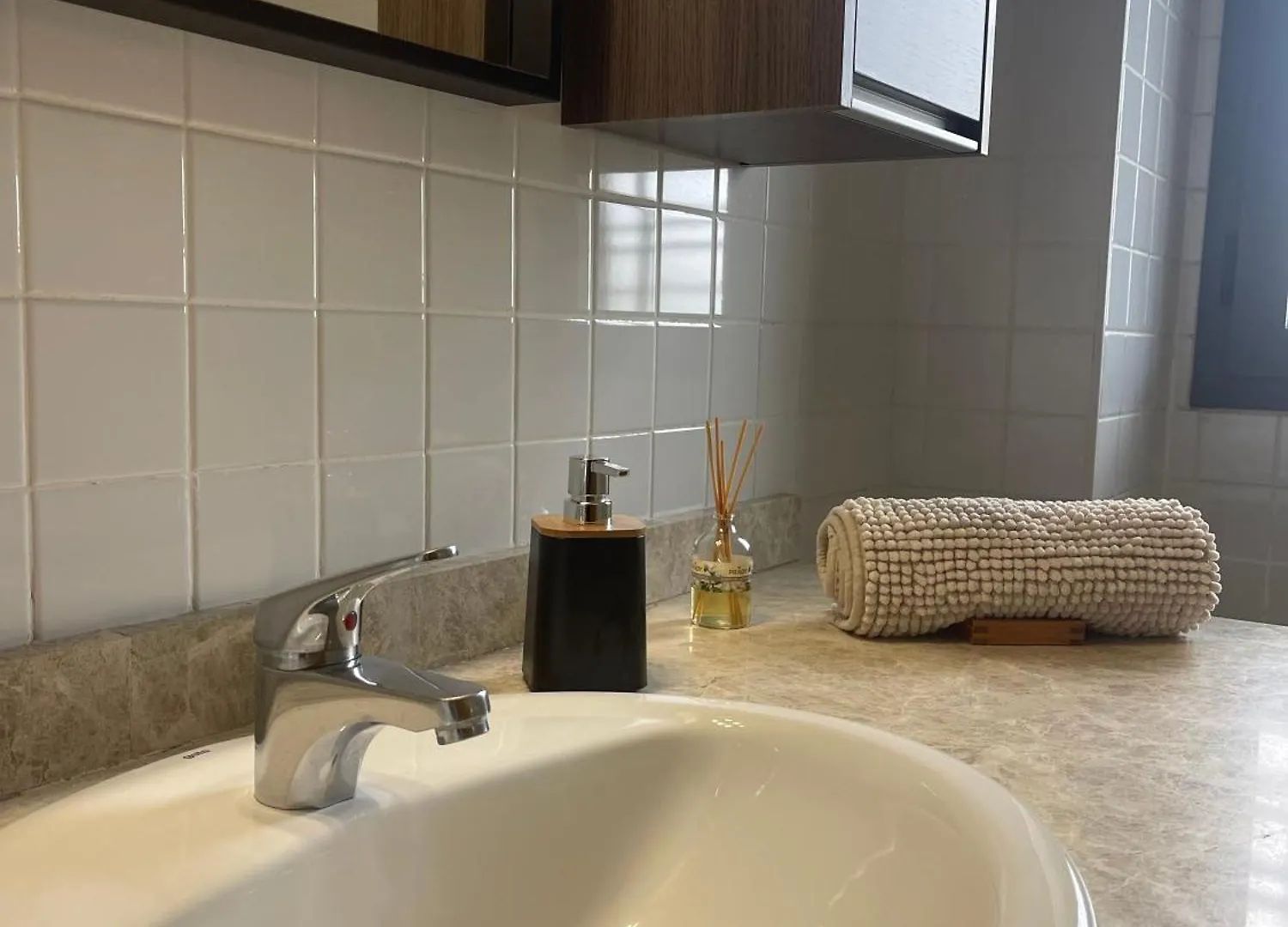 Homestay Galaksi-Habitacion Doble Privada En Casa Compartida-Uebica2 Mairena del Aljarafe